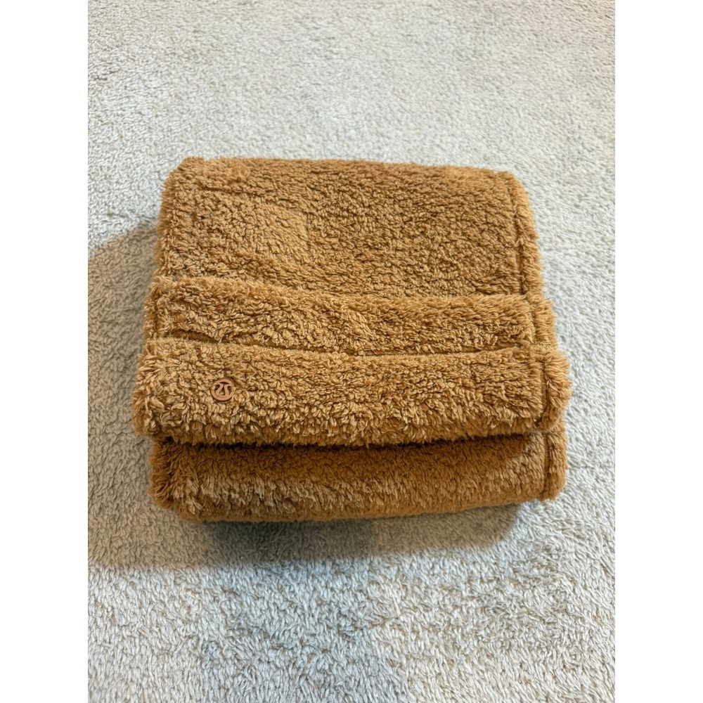 Lululemon Vinyasa Scarf‎ Fleece Tan Brown Snap Wrap O/S LW9DSVS Cozy Plush Rare